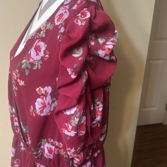 Maurices Burgandy Floral Top with Ruffled Sheer Short Sleeves- Size 2X - Picture 5 of 8